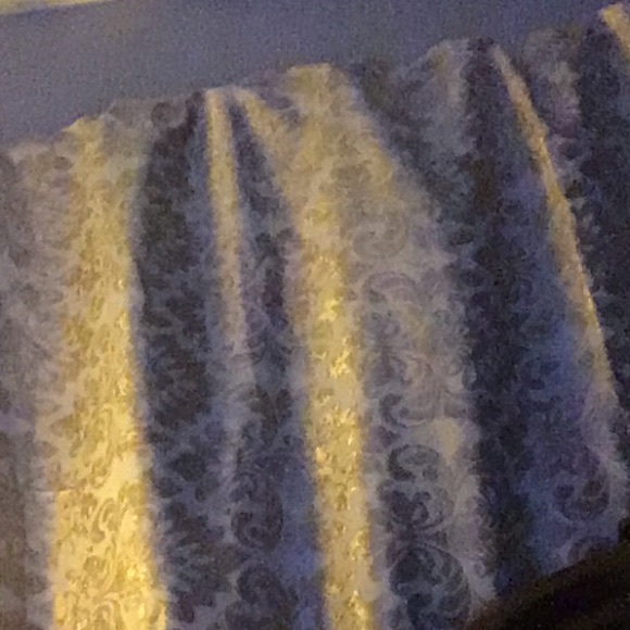 Meet your Posher, Cynthia - Picture 1 of 1